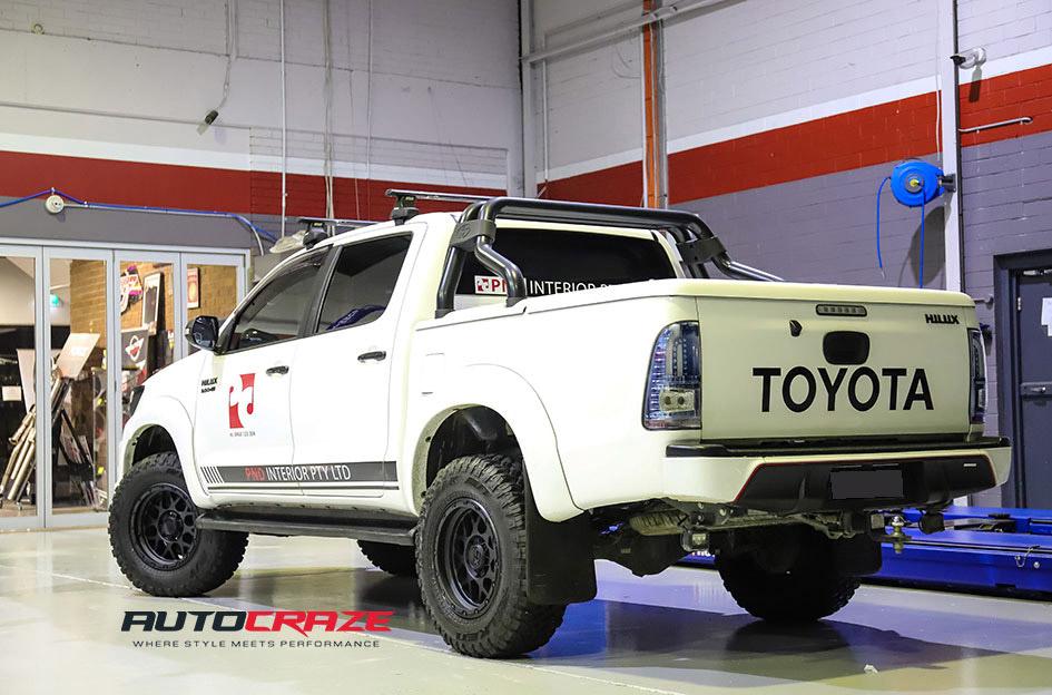 TOYOTA HILUX N70 4WD SNARE SATIN BLACK